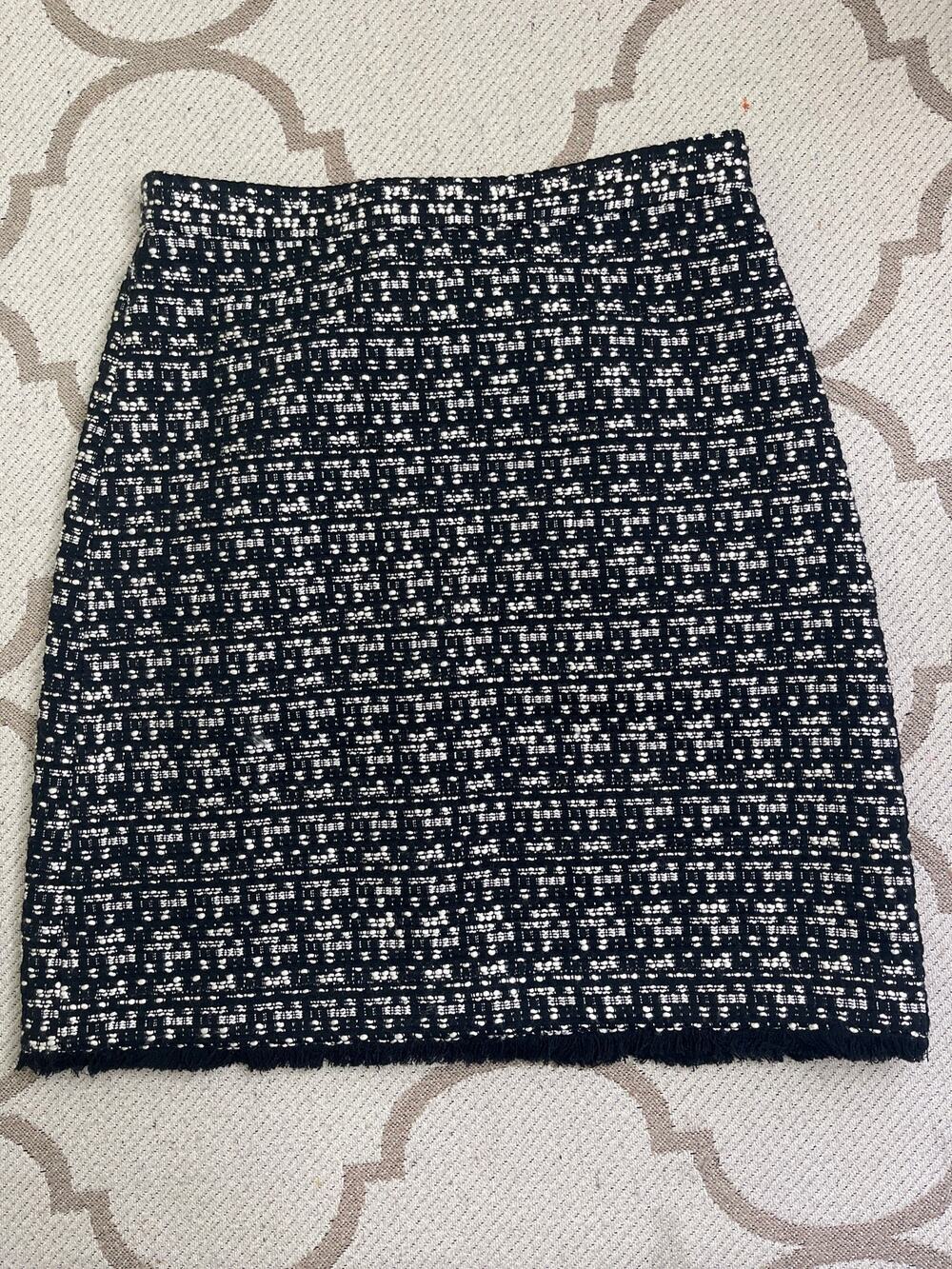Ann Taylor Black White Checkered Tweed Wool Skirt Suit Size 2